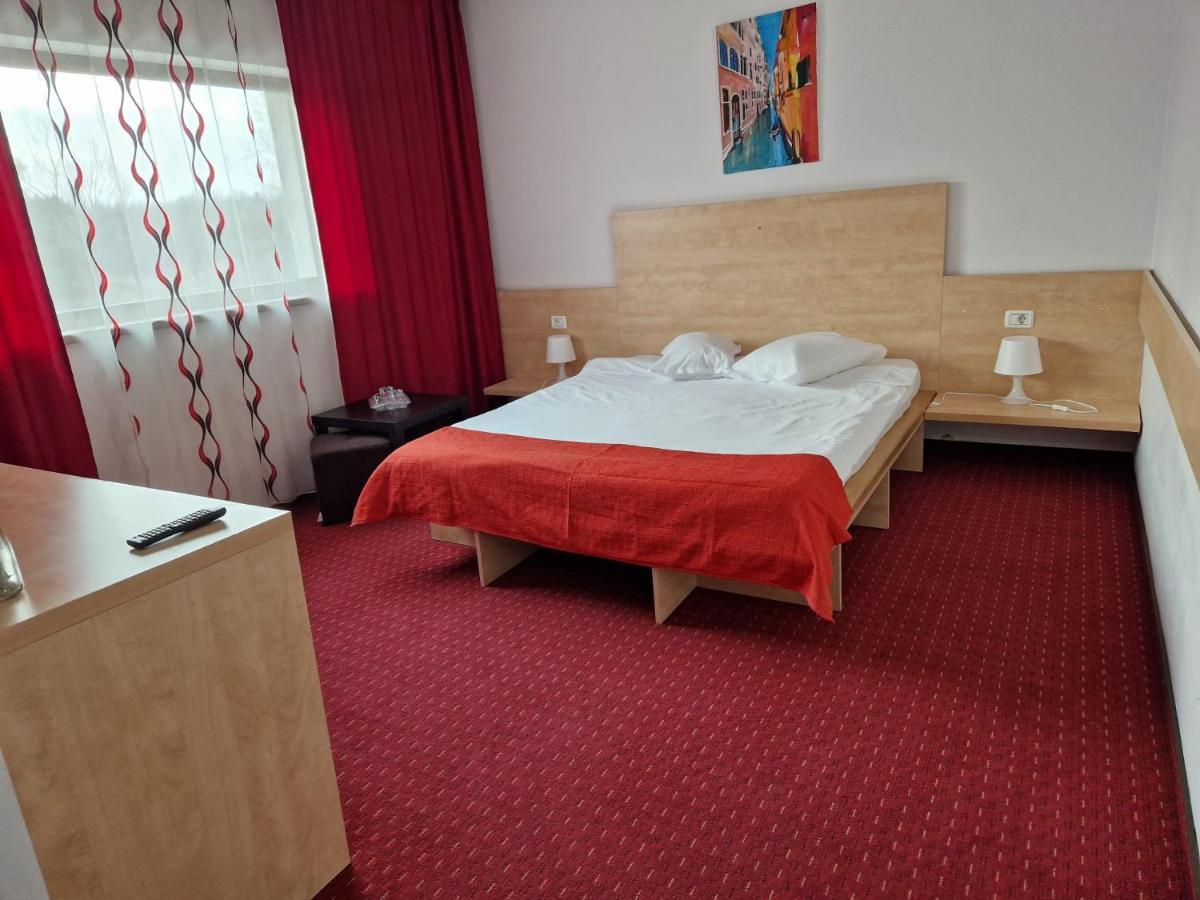 Pensiunea Carpe Diem Ramnicu Valcea Bagian luar foto