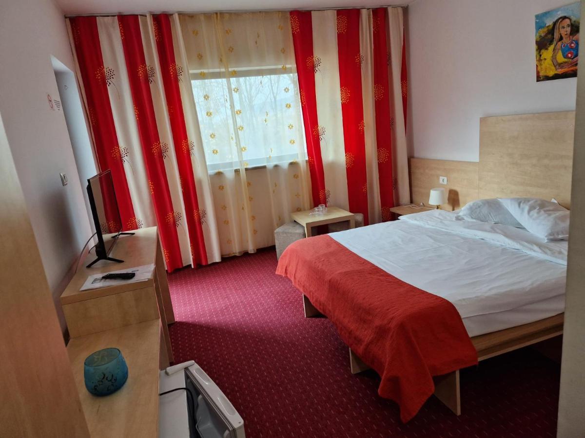 Pensiunea Carpe Diem Ramnicu Valcea Bagian luar foto