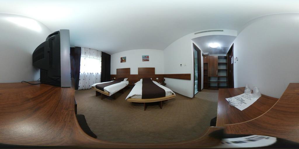 Pensiunea Carpe Diem Ramnicu Valcea Bagian luar foto